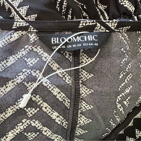 BloomChic Black and White Chevron Midi Dress - Picture 4 of 5